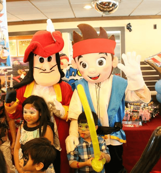 characters-for-birthday-parties-pirate-hook