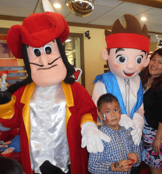 characters-for-birthday-parties-pirate-hook