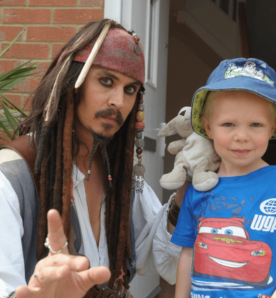 rent-a-character-for-a-birthday-party-pirate-jack-sparrow-2 rent-a-character-for-a-birthday-party-pirate-jack-sparrow